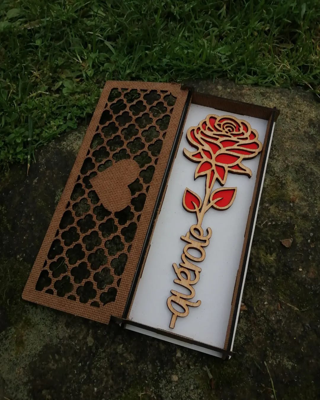 Rosa con caja