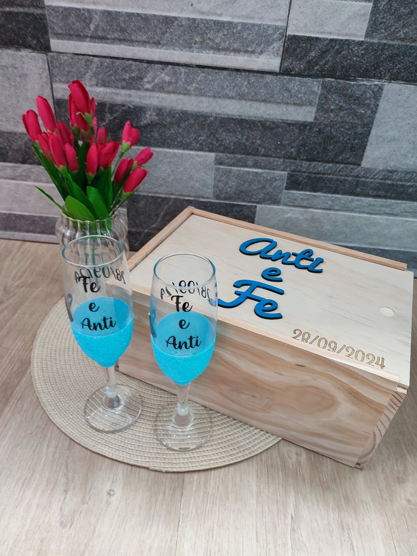 Copas y caja personalizadas