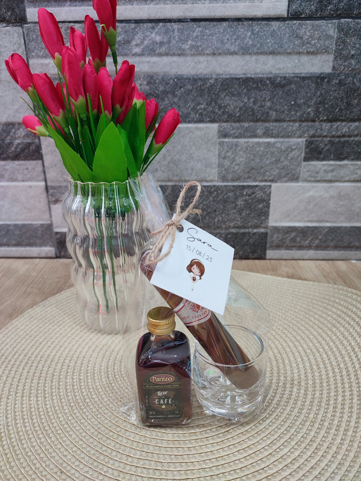 Pack licor, puro de chocolate y vaso de chupito